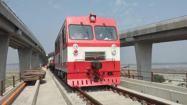 পদ্মা সেতুতে পরীক্ষামূলক ট্রেন চলাচল শুরু আজ